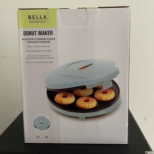 NIB Bella Essentials 7 Pcs Donut Maker